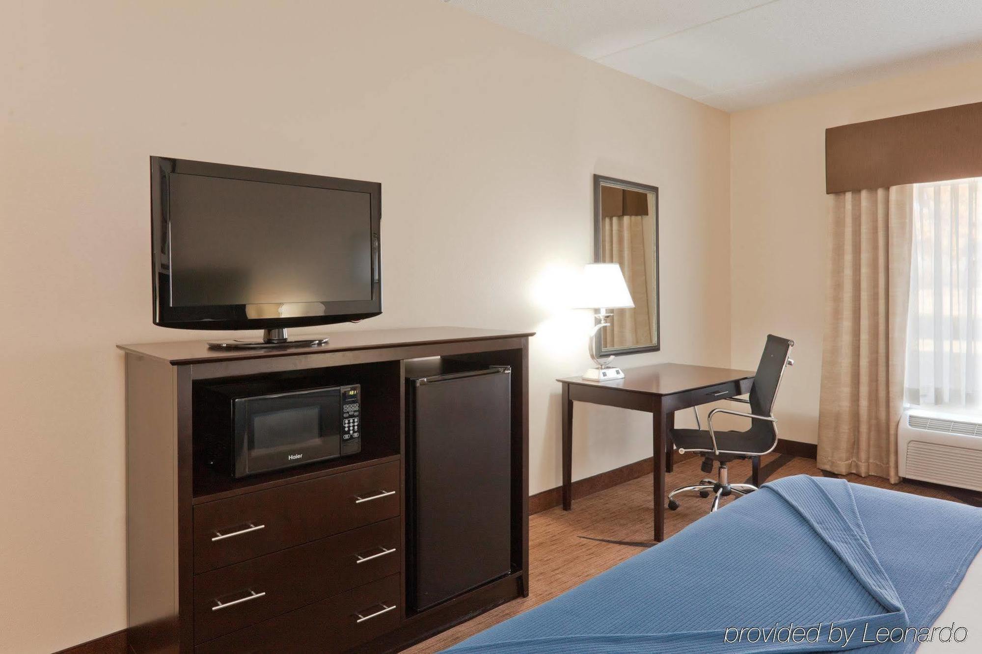 Wingfield Inn & Suites Owensboro Room photo